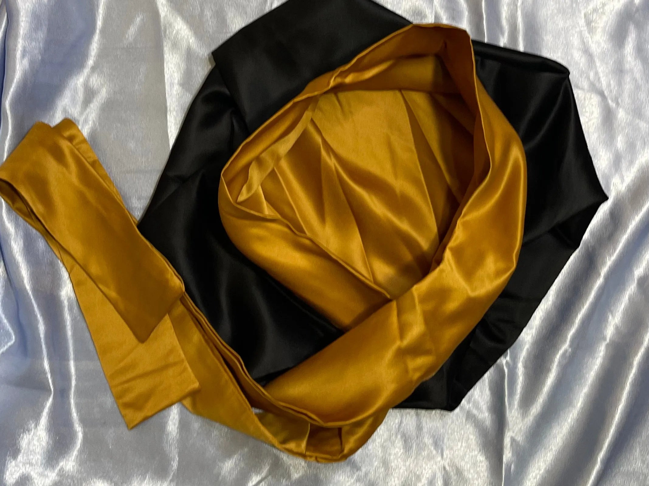 Black&gold Tie Bonnet